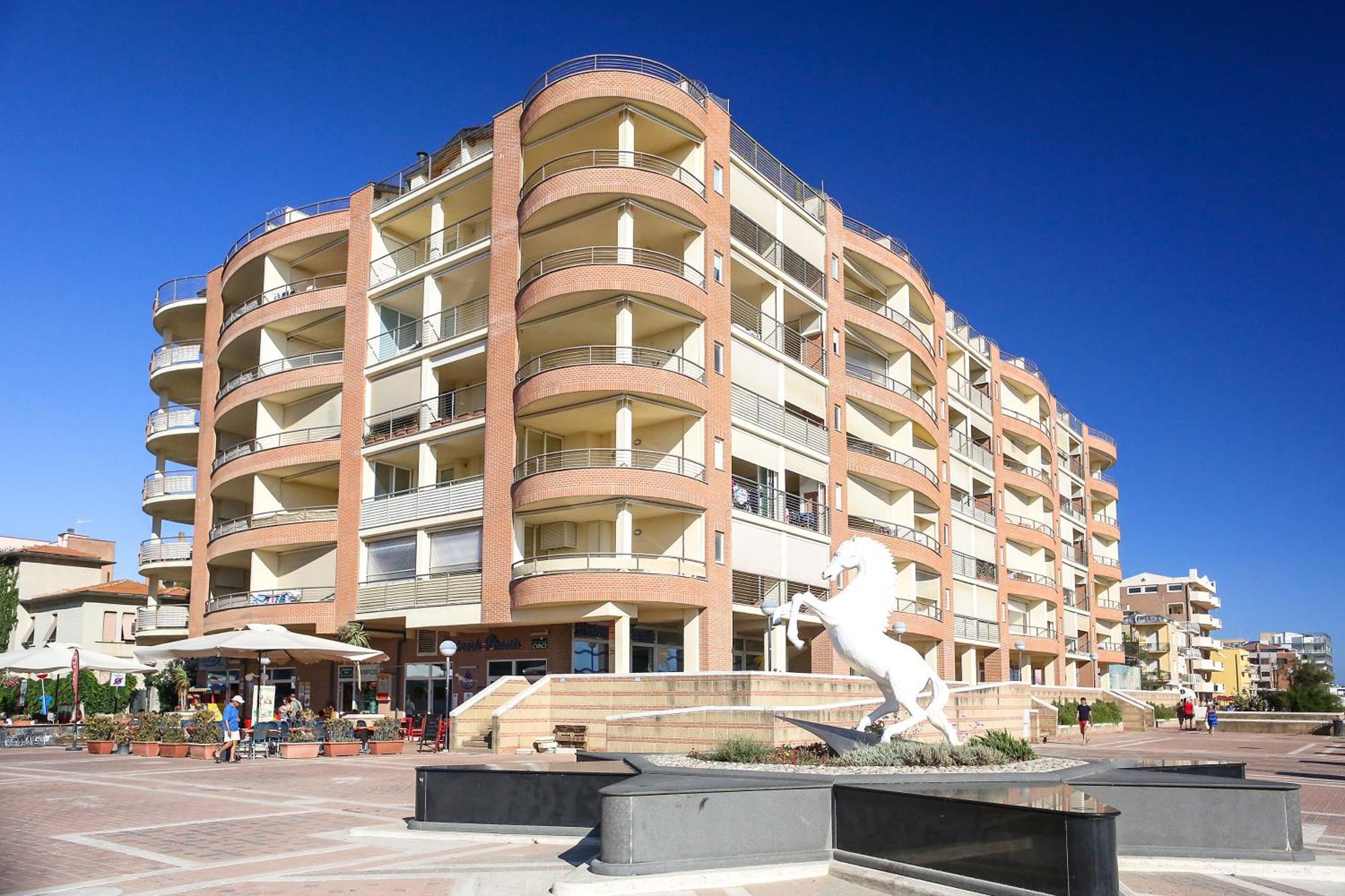 Residence Mediterraneo Марина-ди-Гроссето Экстерьер фото
