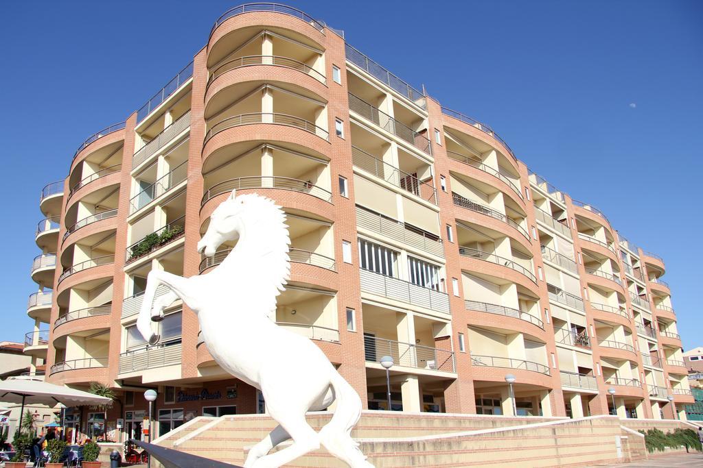 Residence Mediterraneo Марина-ди-Гроссето Экстерьер фото