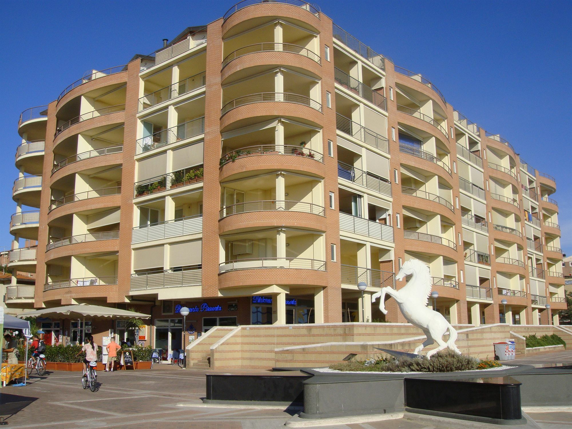 Residence Mediterraneo Марина-ди-Гроссето Экстерьер фото